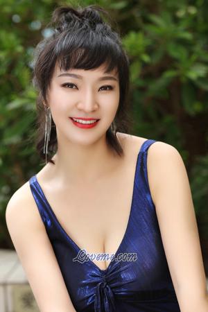 195360 - Xiaopei Age: 37 - China