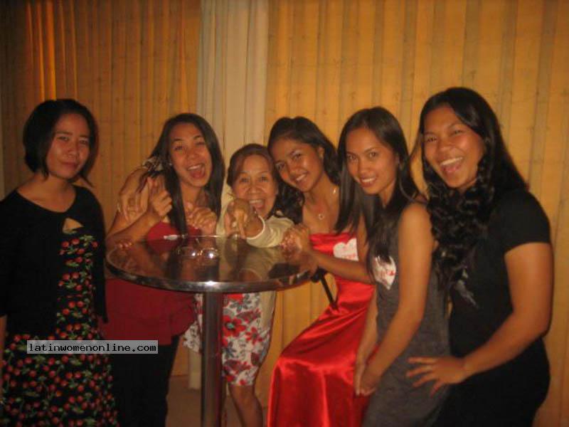 Philippine-Women-8653-1